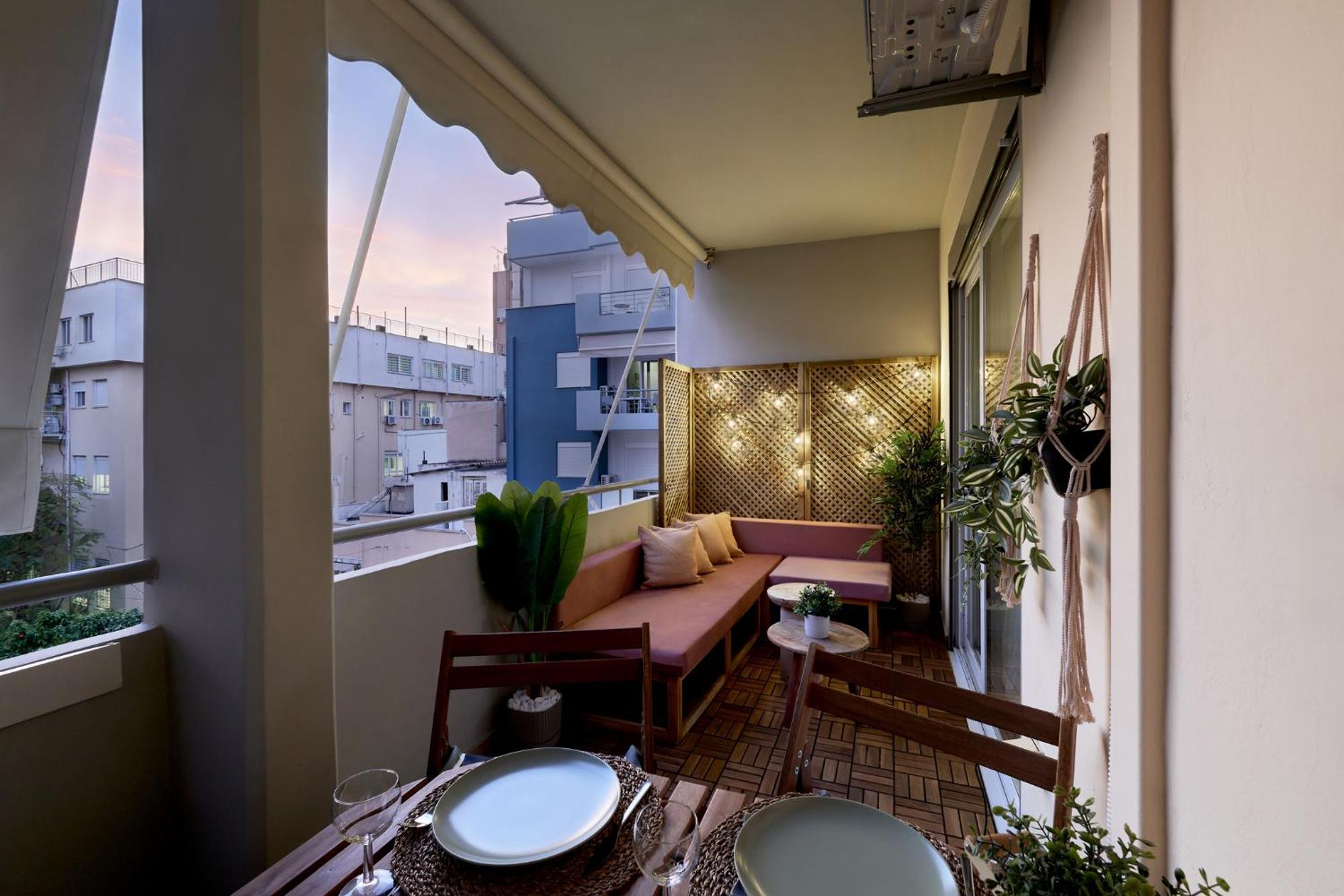 Athens Premium Suites - Sunny 2 Bedroom Suite With Parking Exterior photo